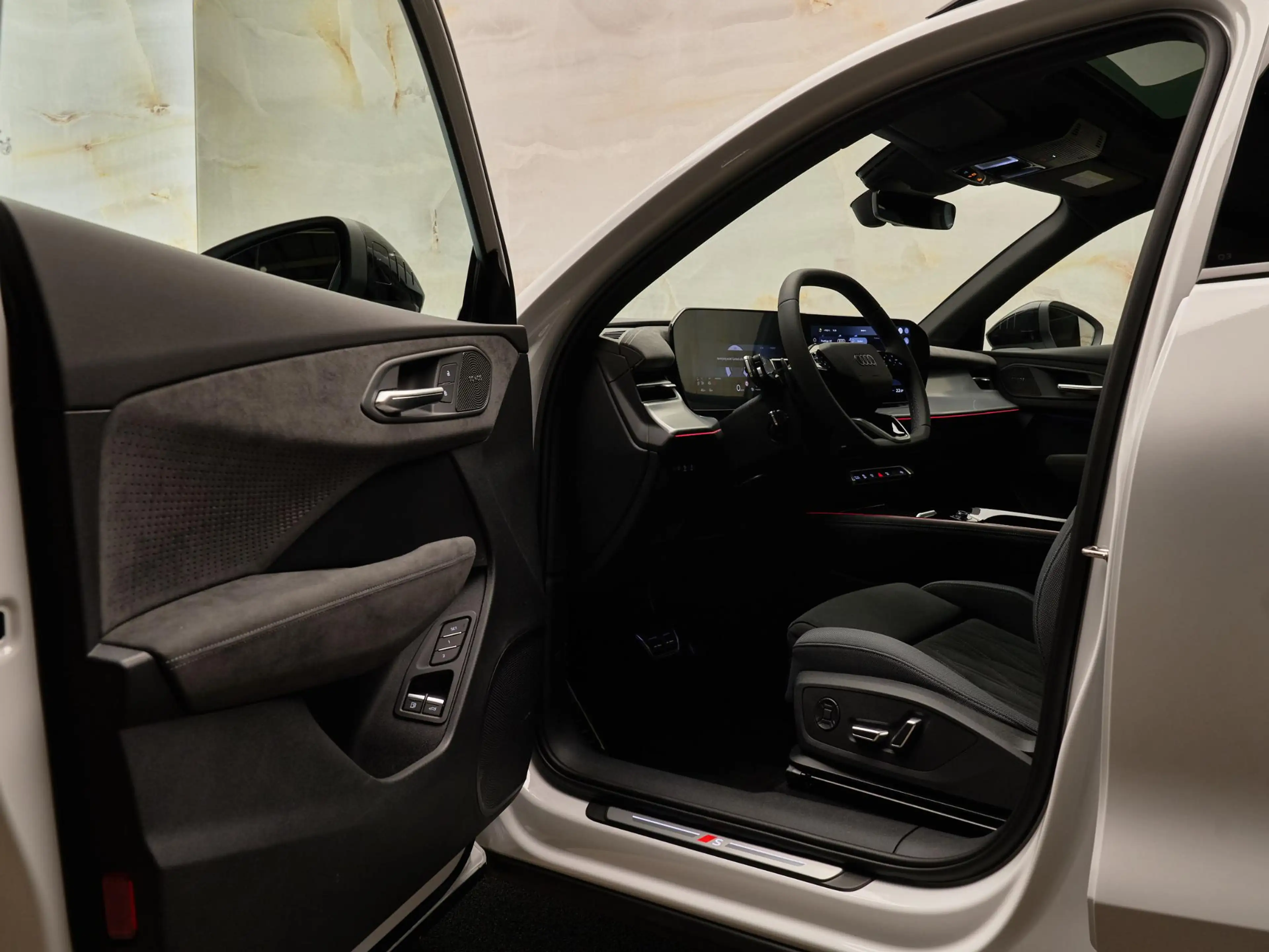 Audi Q3 E-Hybrid S Edition , pano, Tech Pro, 20", Sonos, O — photo 7