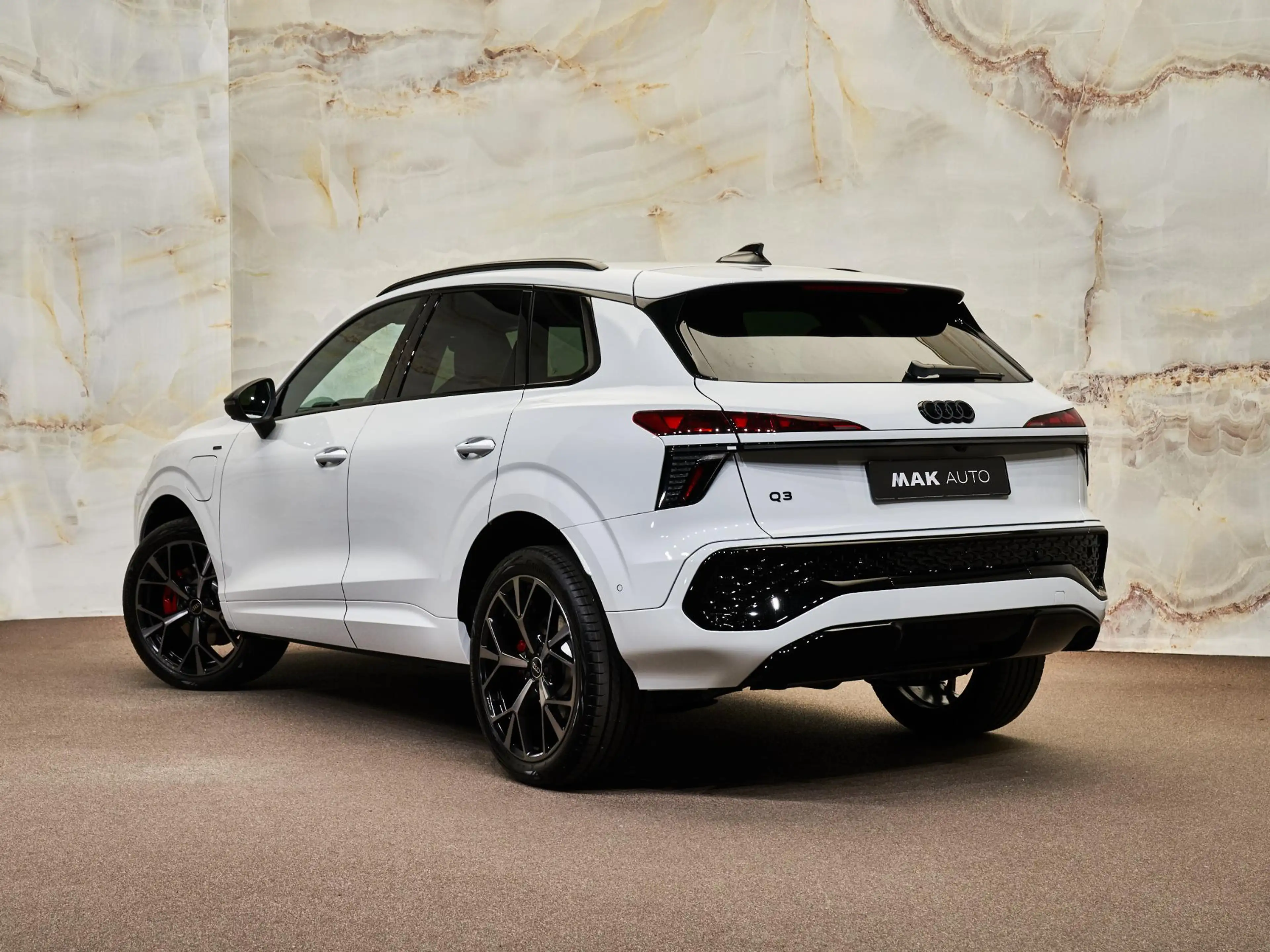 Audi Q3 E-Hybrid S Edition , pano, Tech Pro, 20", Sonos, O — photo 4