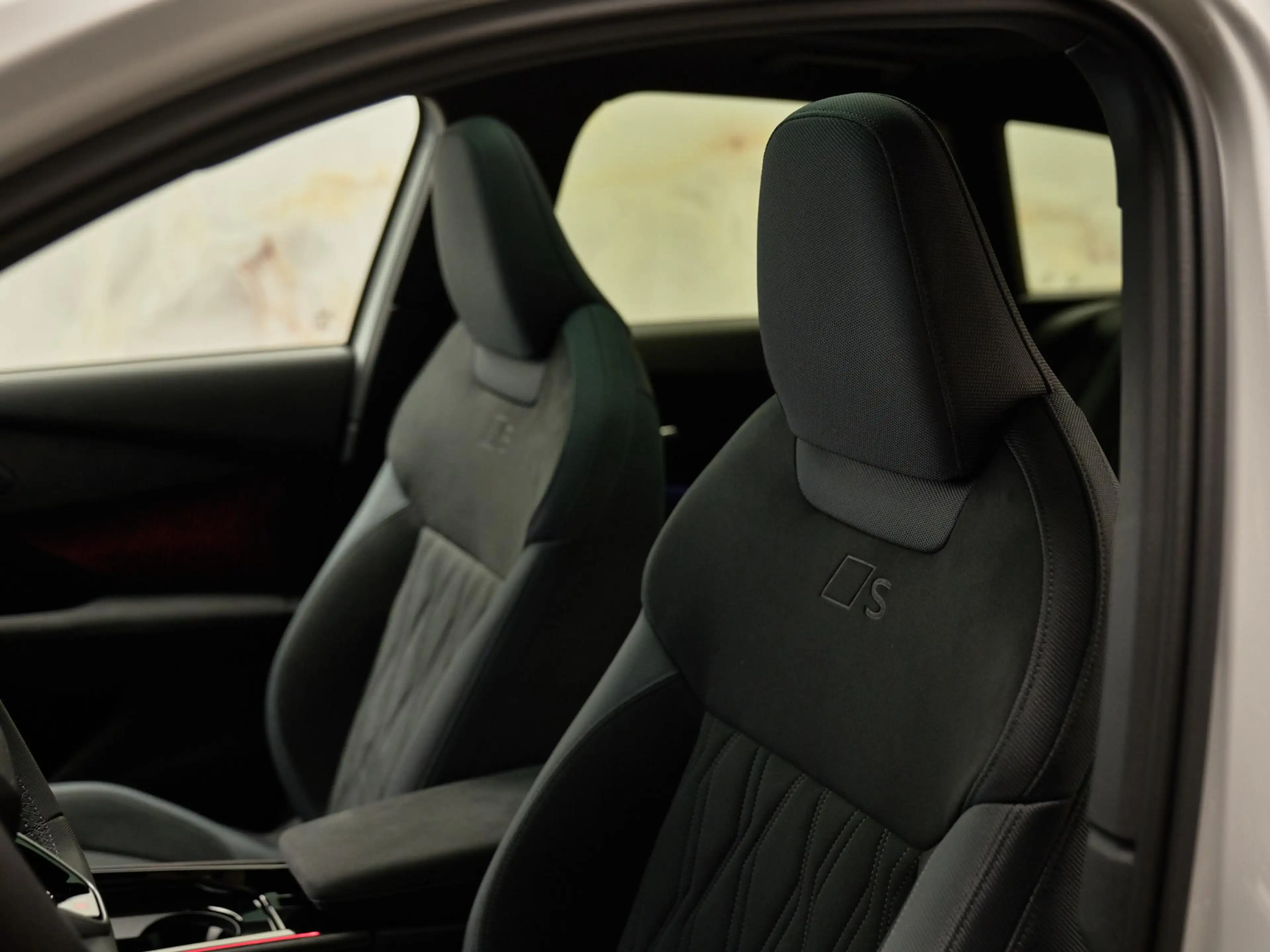 Audi Q3 E-Hybrid S Edition , pano, Tech Pro, 20", Sonos, O — photo 26