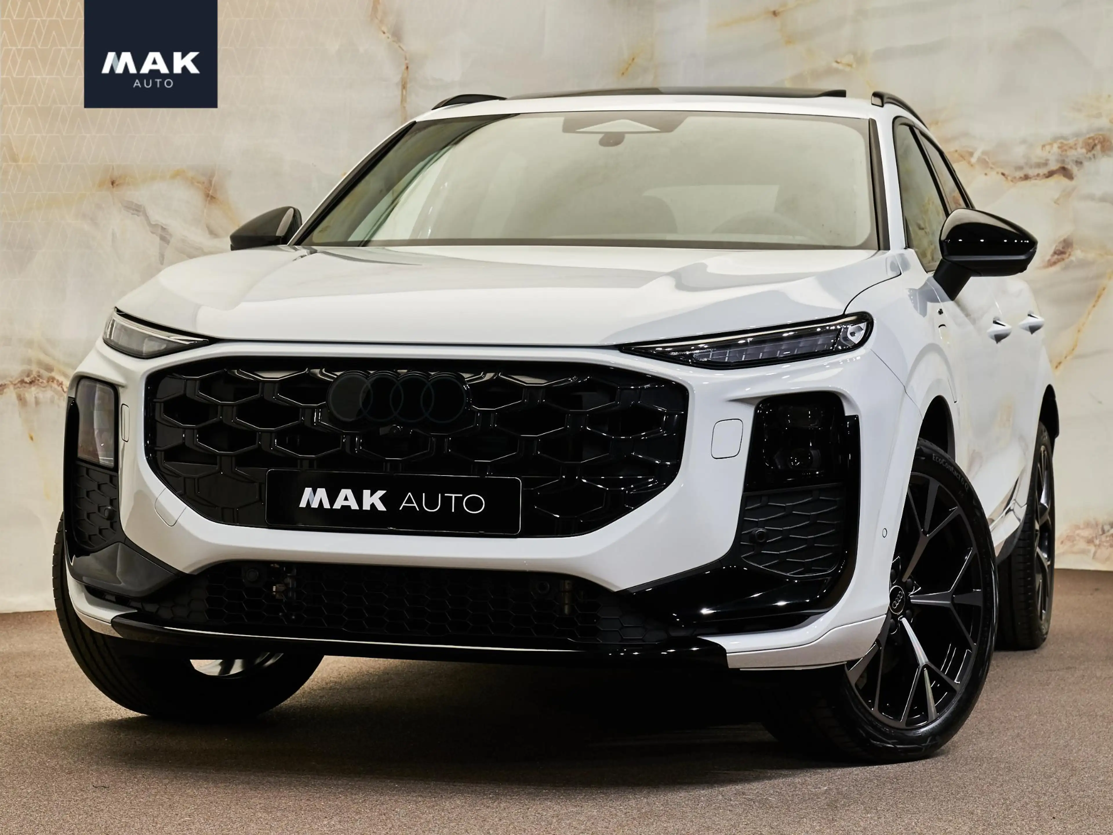 Audi Q3 E-Hybrid S Edition , pano, Tech Pro, 20", Sonos, O
