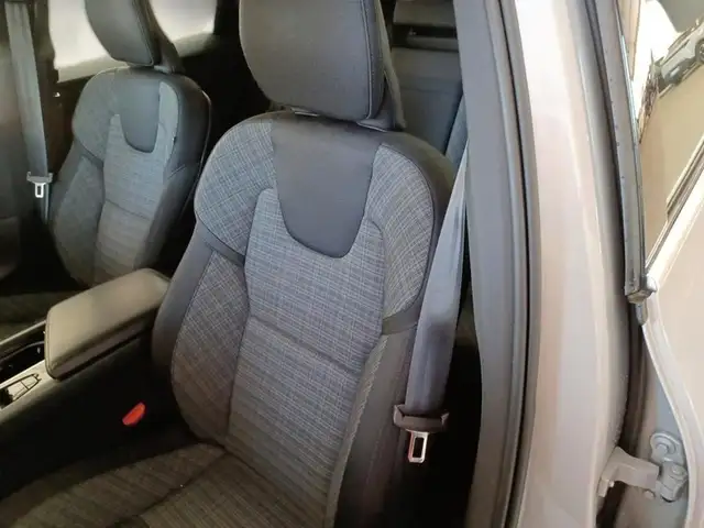 Volvo XC60 view 9