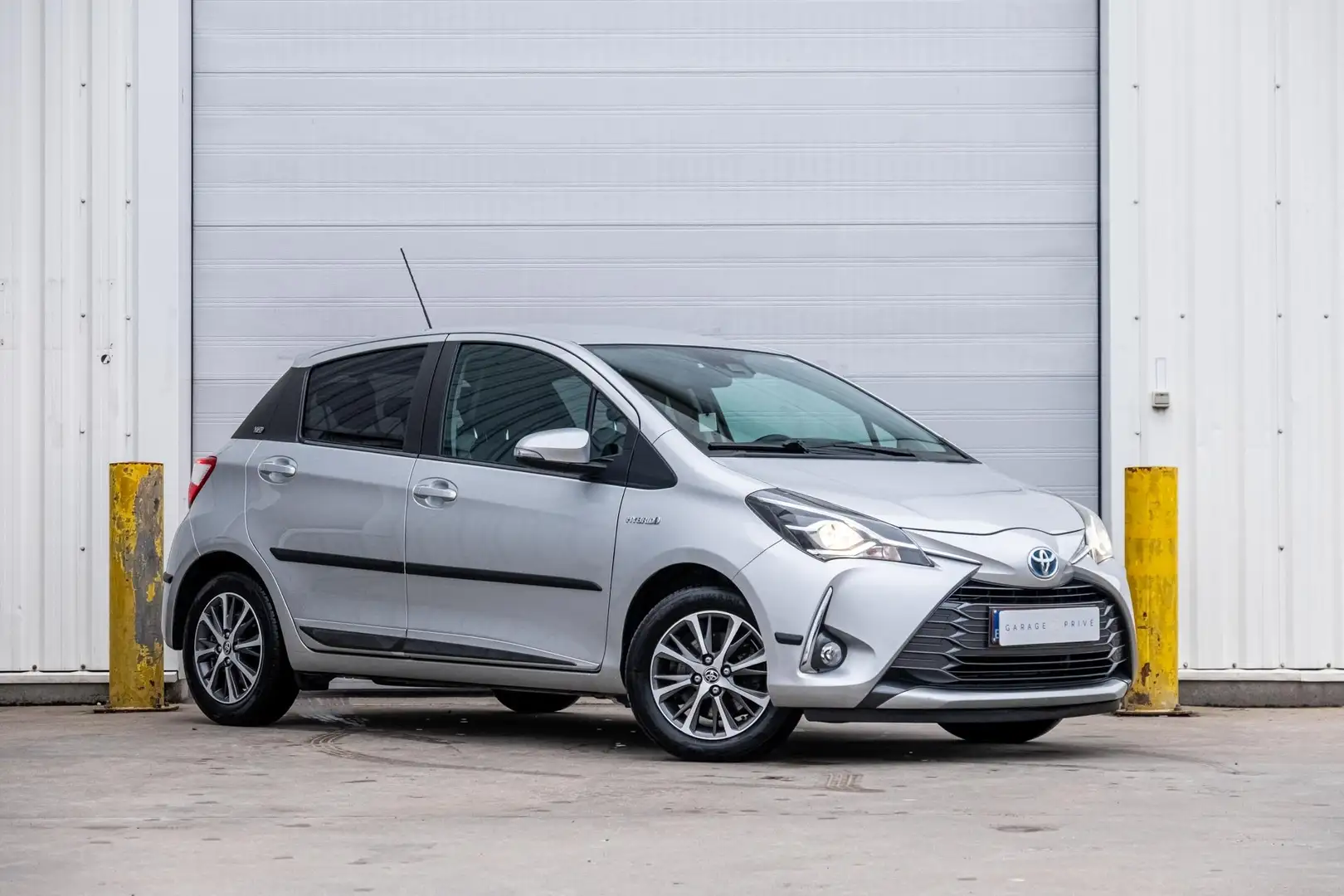 Toyota Yaris Hybrid | EDITION Y20 |101CV | Garantie Toyota 2030 Grau - 2