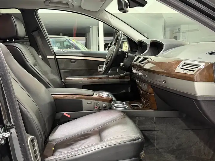BMW Serie 7 2007, foto 15