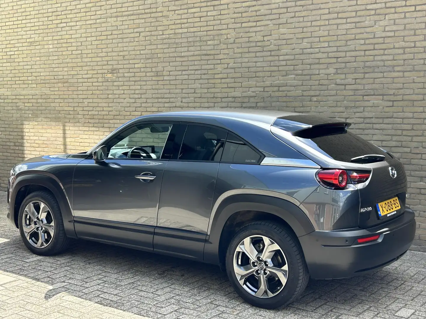 Mazda MX-30 e-SkyActiv 145 Luxury 36 kWh | Adaptieve cruise | Grijs - 2