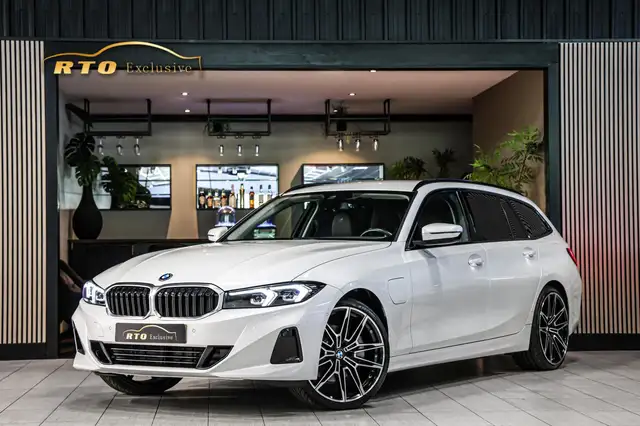 BMW 320 3-serie Touring 320e|SOH 97%|Shadow|20''|Widescree