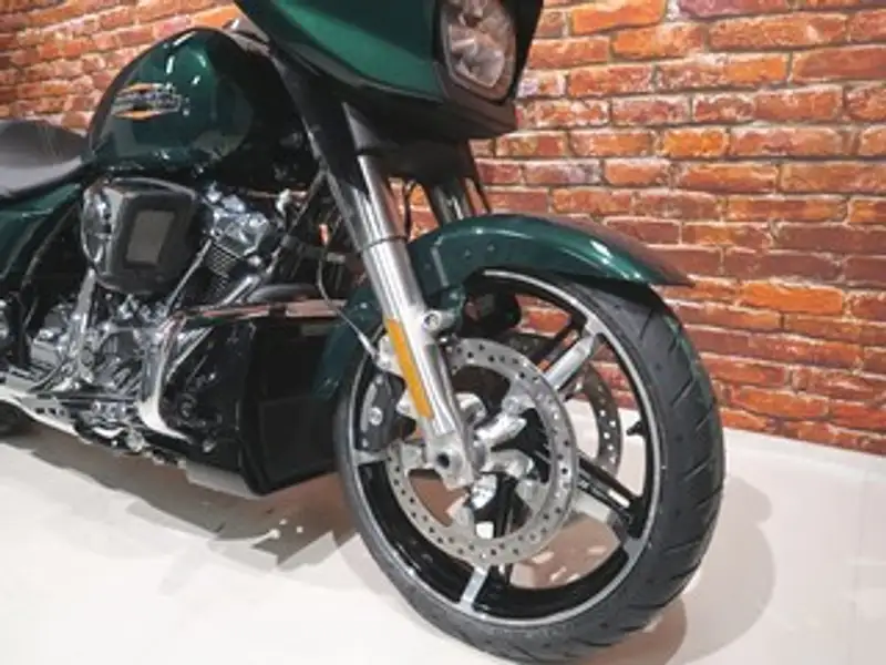 Harley-Davidson Street Glide - foto 5