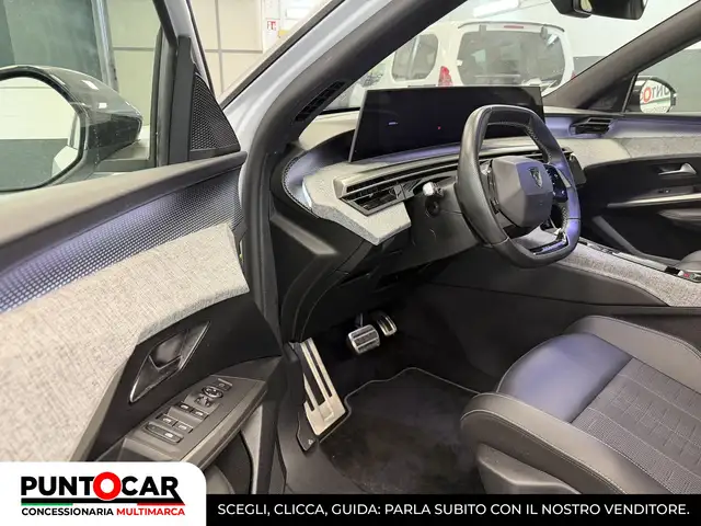 Peugeot 3008 view 12