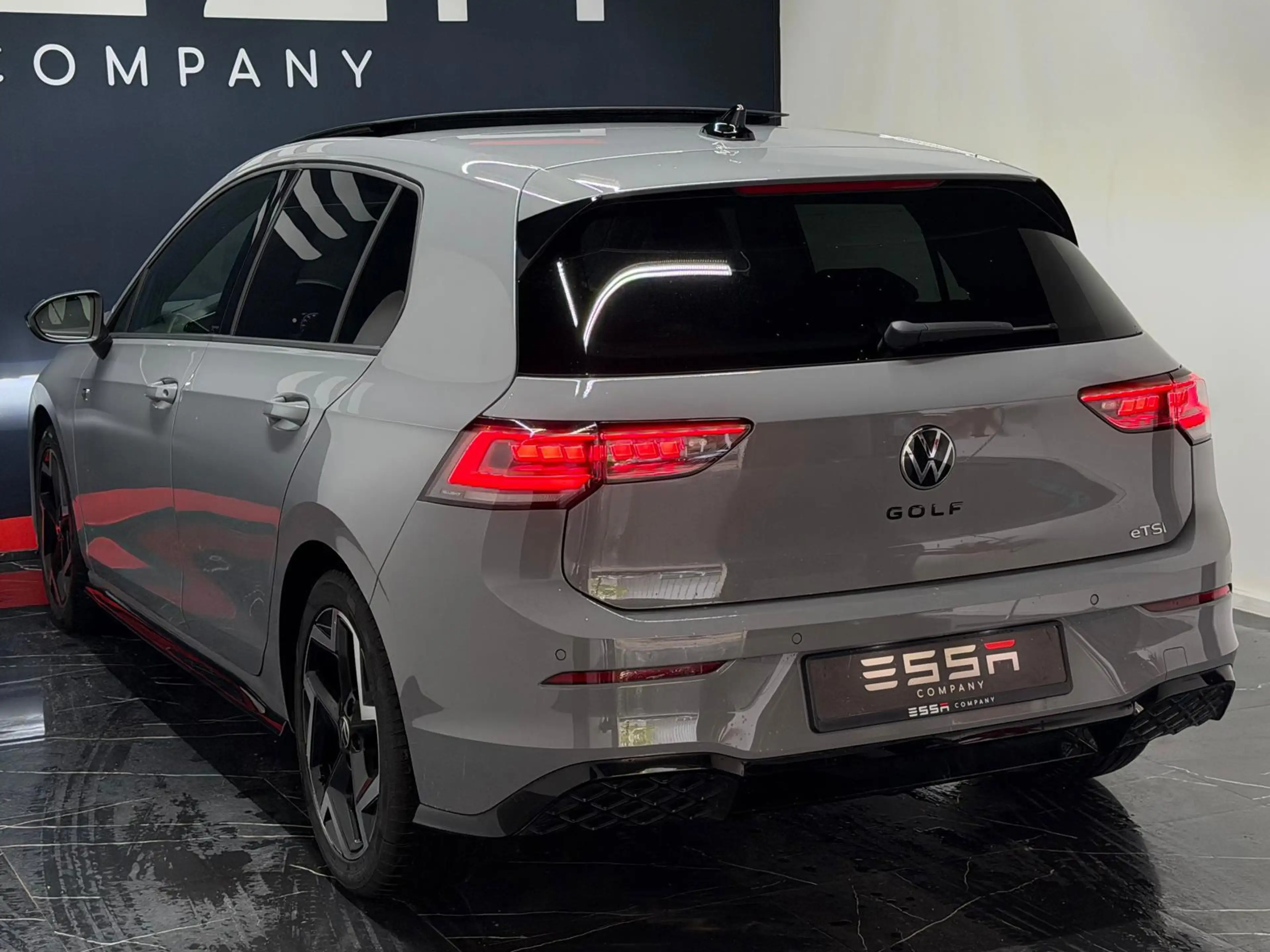 Volkswagen Golf 1.5 eTSI R-Line Pano|IQ|Dodehoek|Camera|ACC — photo 4