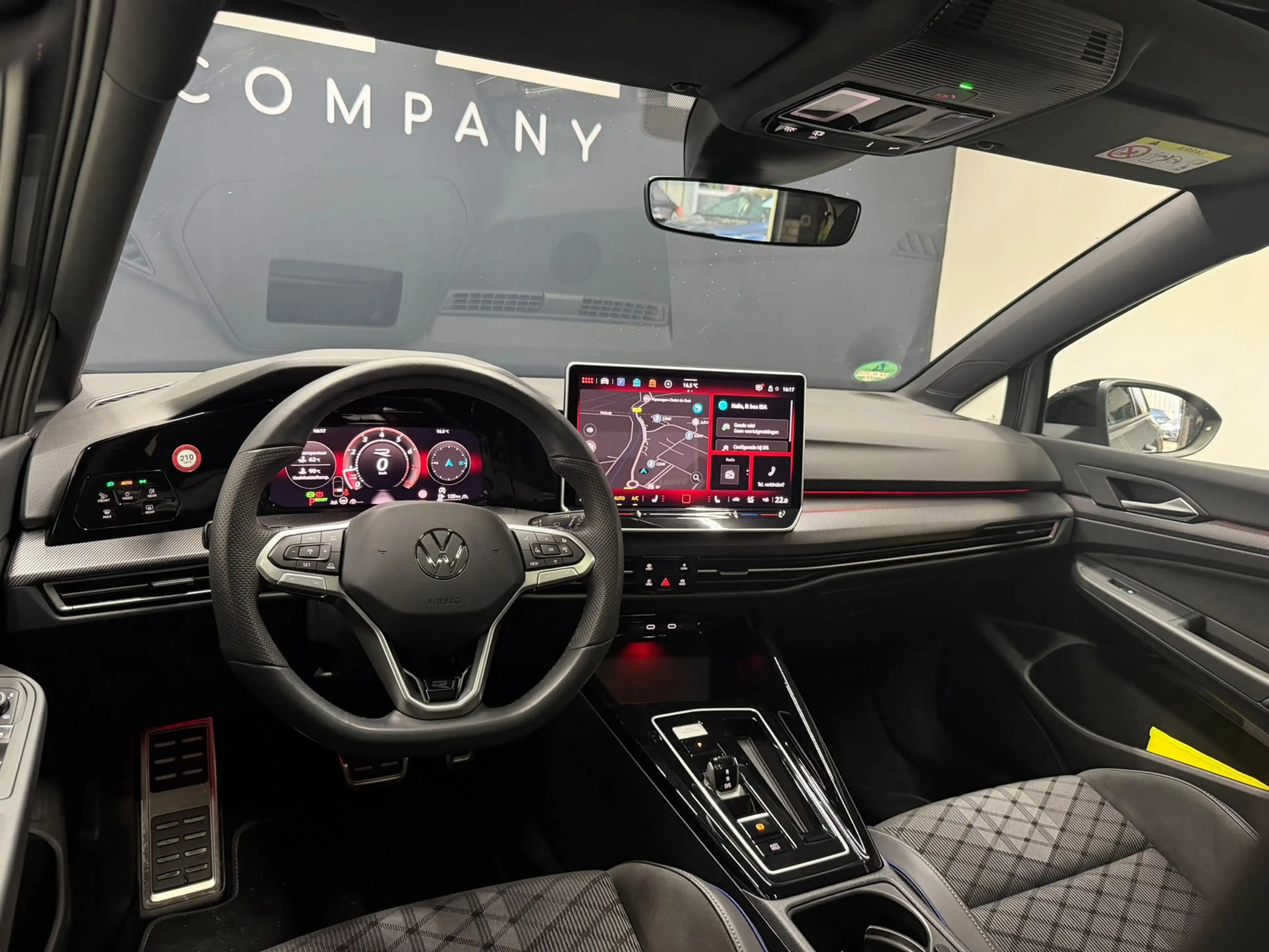 Volkswagen Golf 1.5 eTSI R-Line Pano|IQ|Dodehoek|Camera|ACC — photo 7