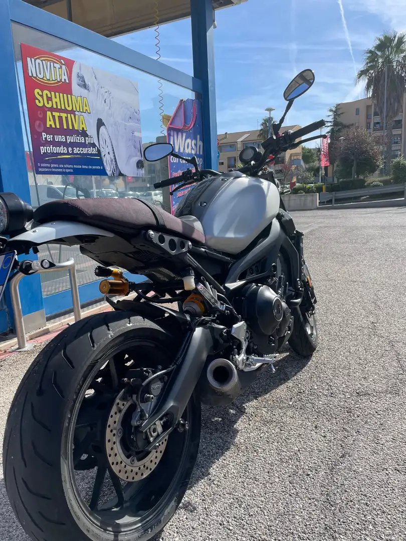 Yamaha XSR 900 Gris - 2