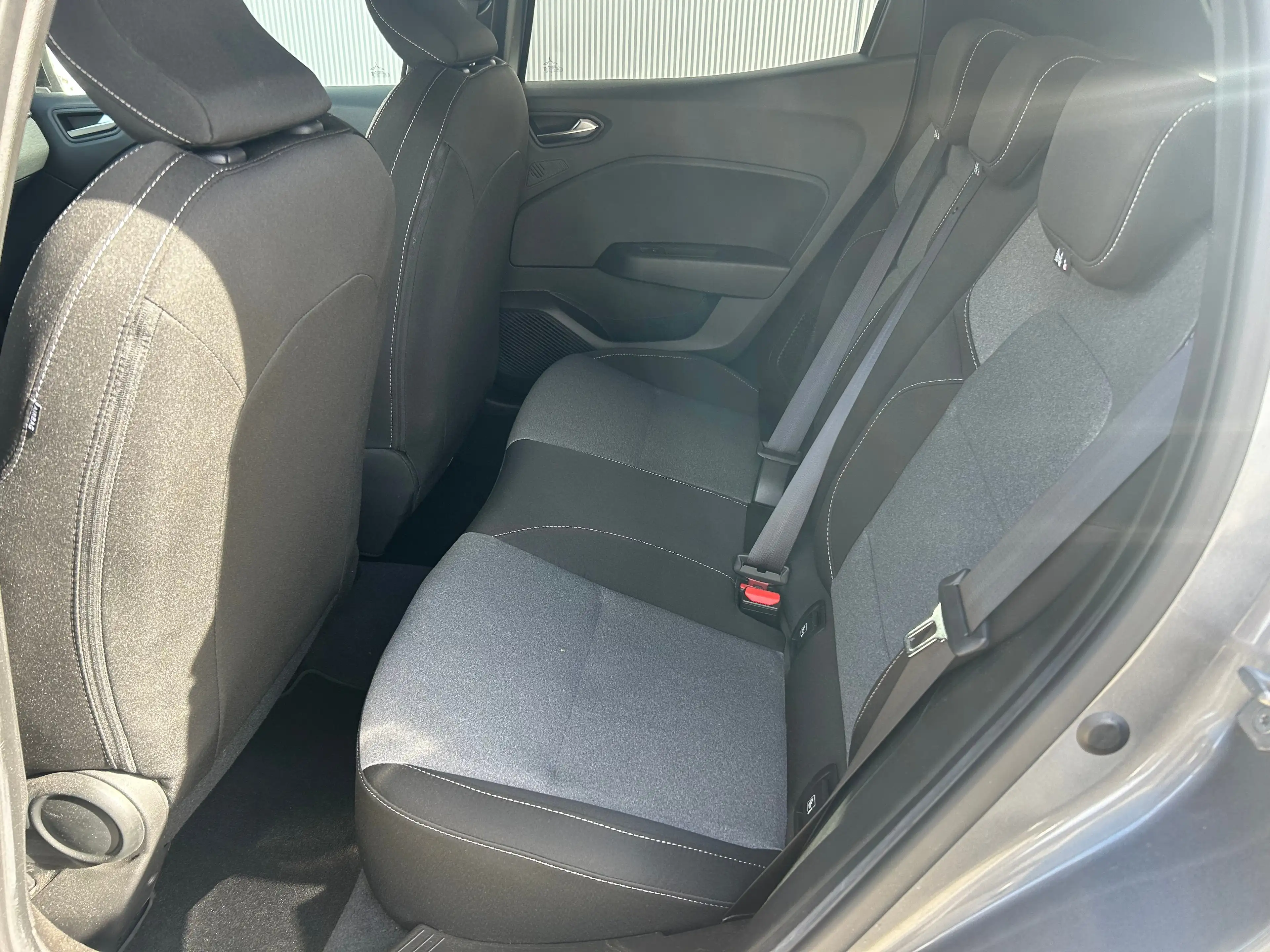 Mitsubishi Colt 1.6 HEV Intense | Trekhaak Afneembaar | All Season — photo 32