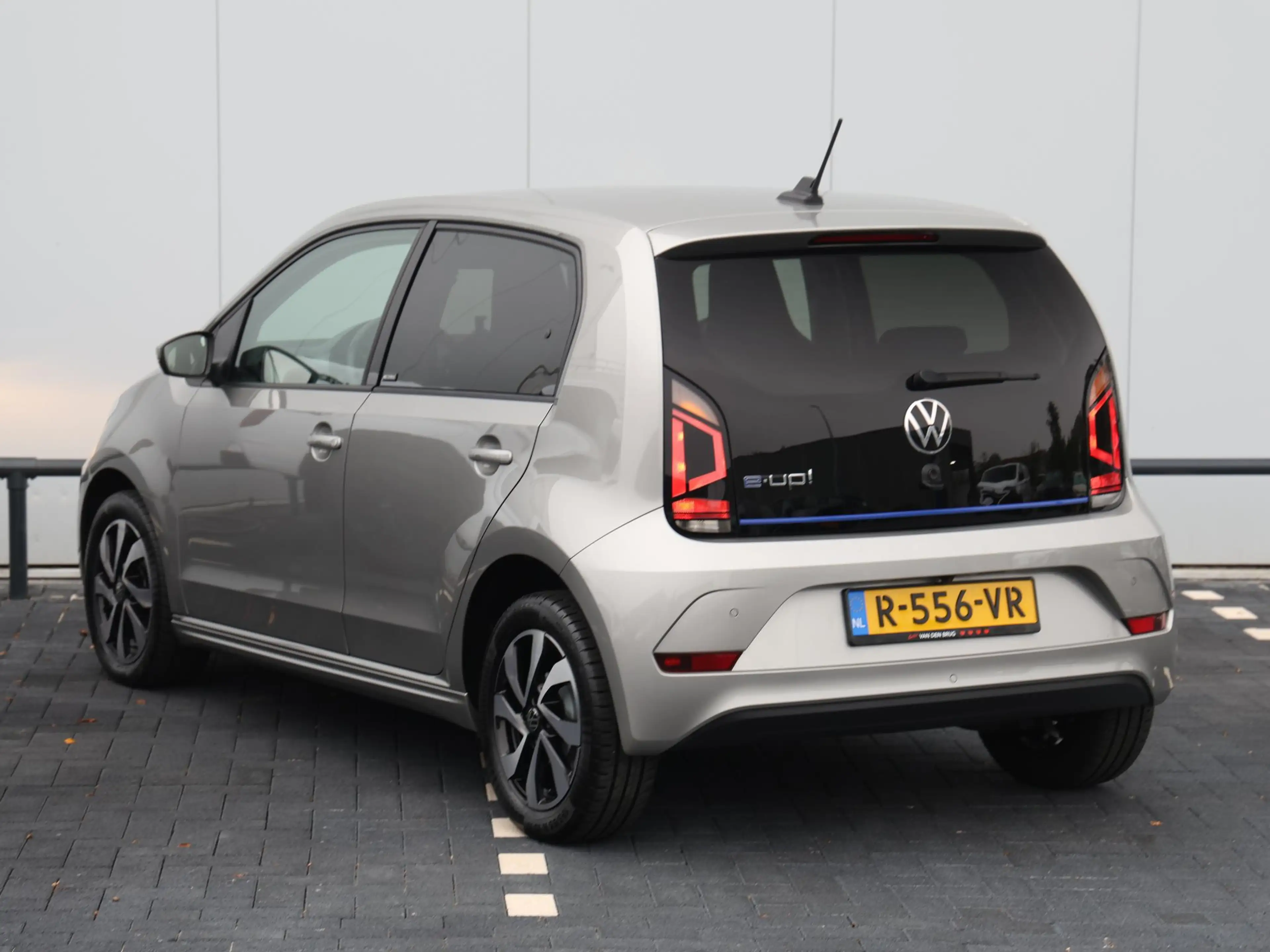 Volkswagen e-up! e-up! Active 83 Pk | Dealer onderhouden | SOH 94% — photo 13