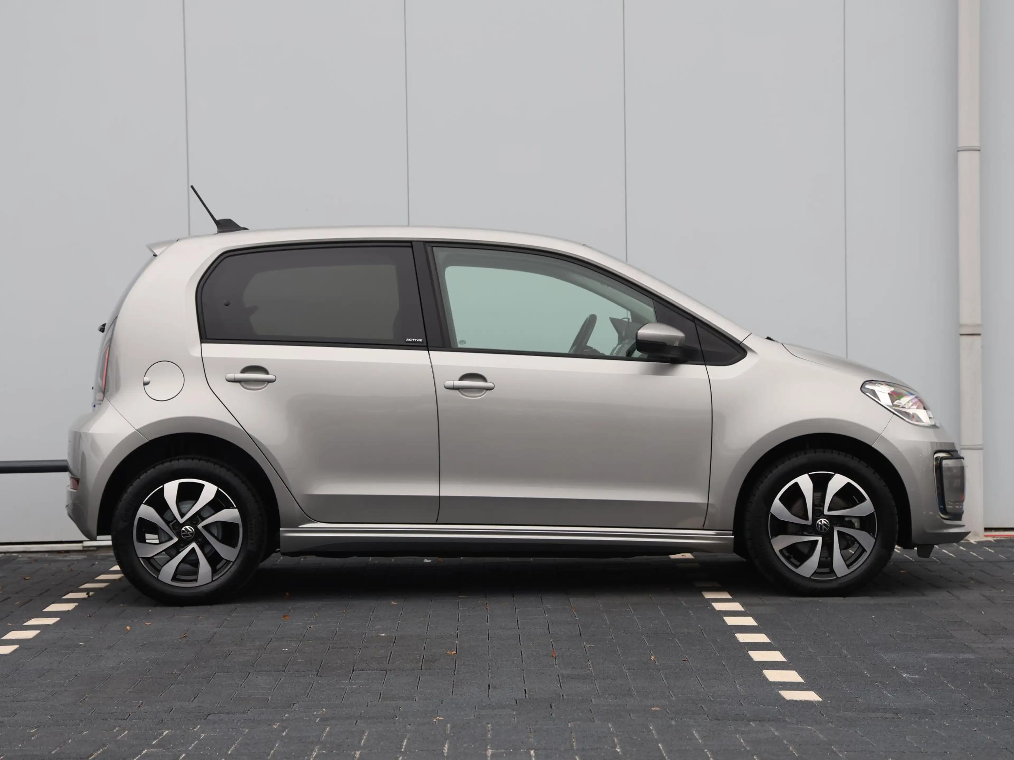 Volkswagen e-up! e-up! Active 83 Pk | Dealer onderhouden | SOH 94% — photo 2