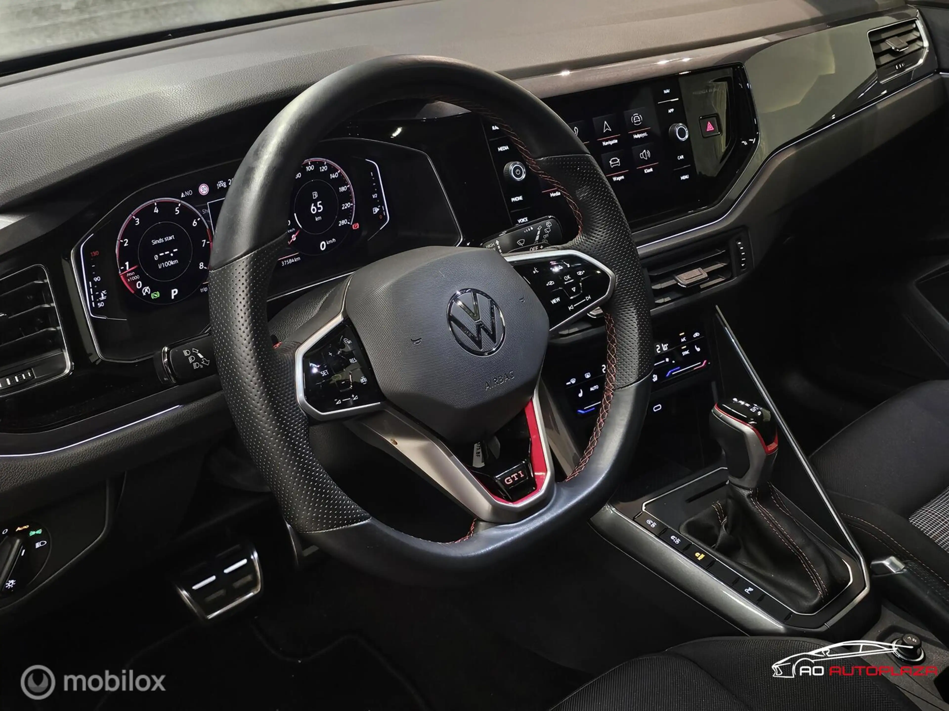 Volkswagen Polo GTI 2.0 TSI Panorama/IQ Light/Carplay — photo 3