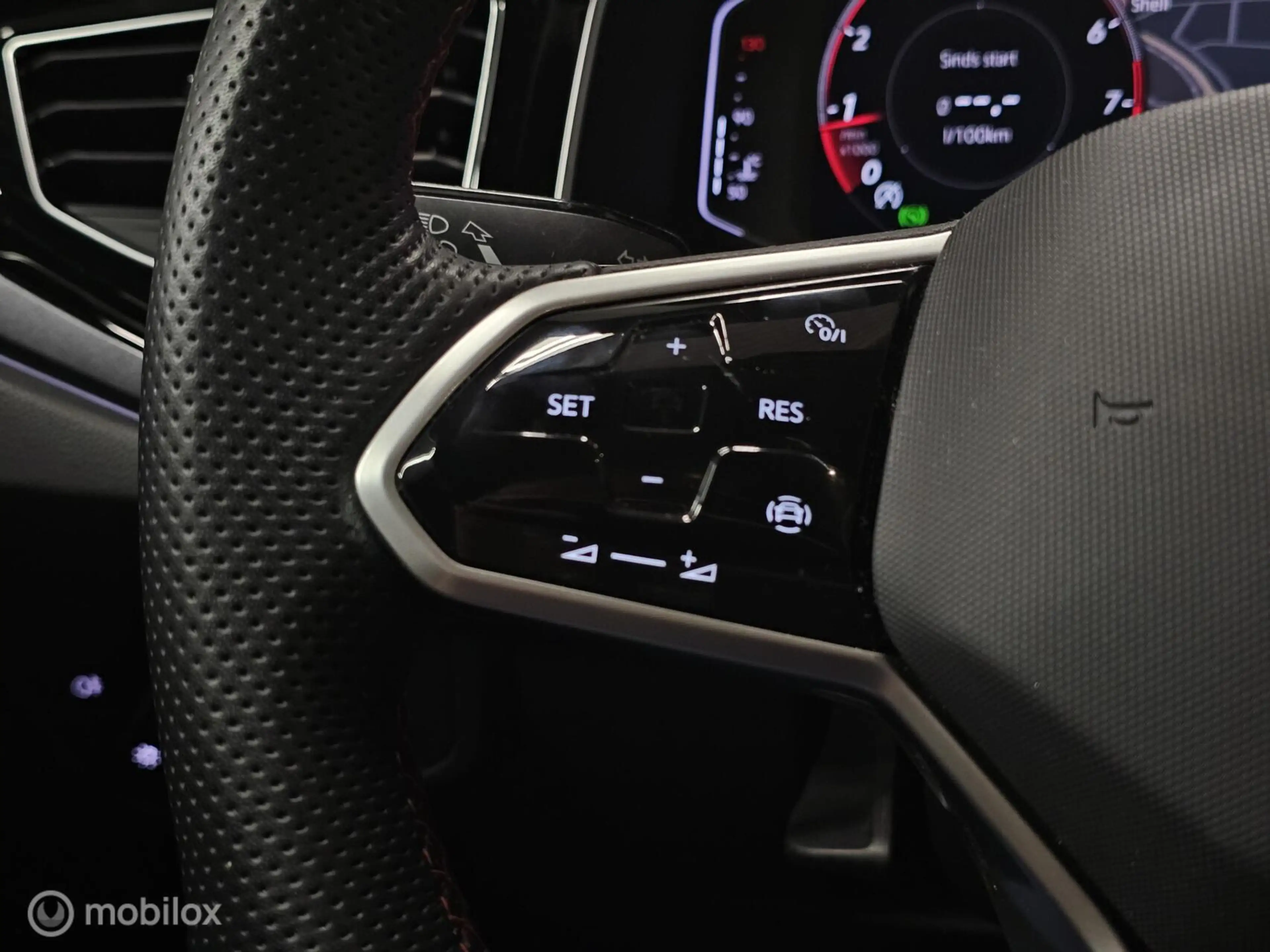 Volkswagen Polo GTI 2.0 TSI Panorama/IQ Light/Carplay — photo 24