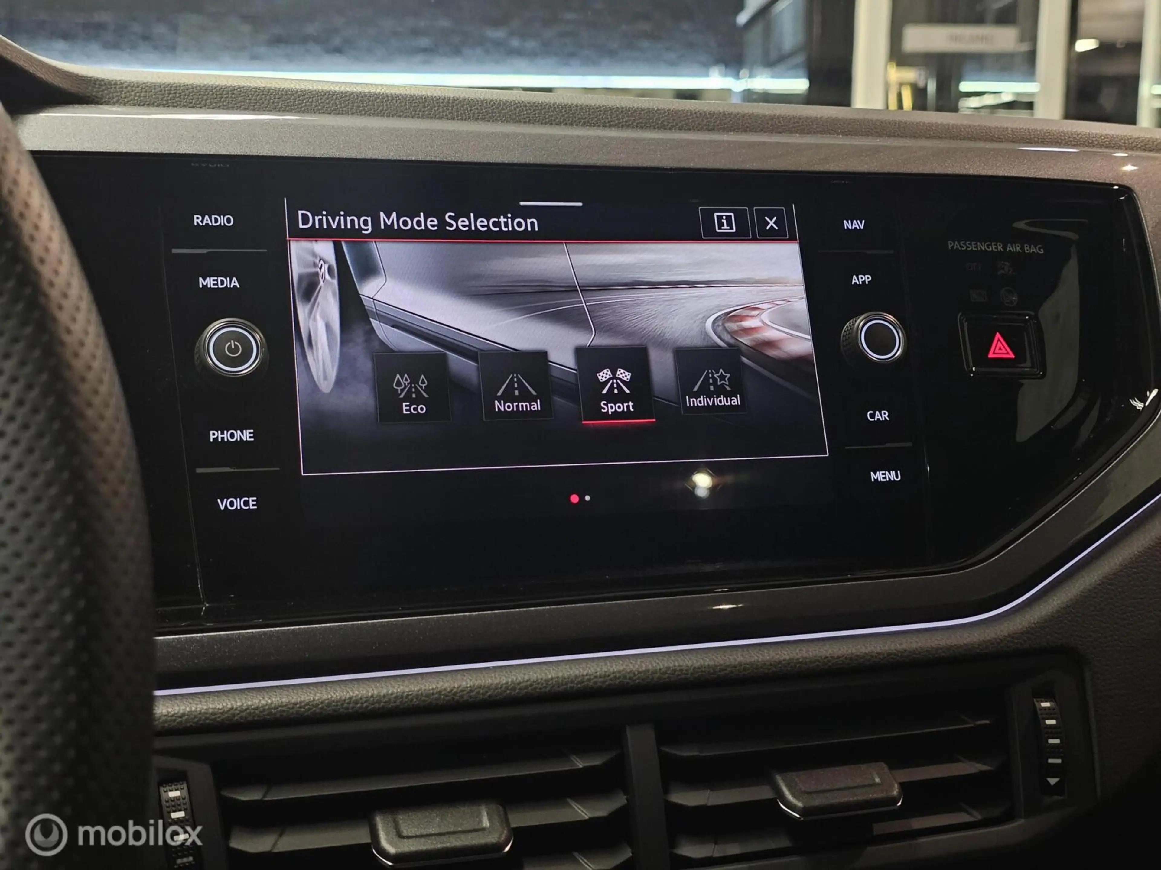 Volkswagen Polo GTI 2.0 TSI Panorama/IQ Light/Carplay — photo 35