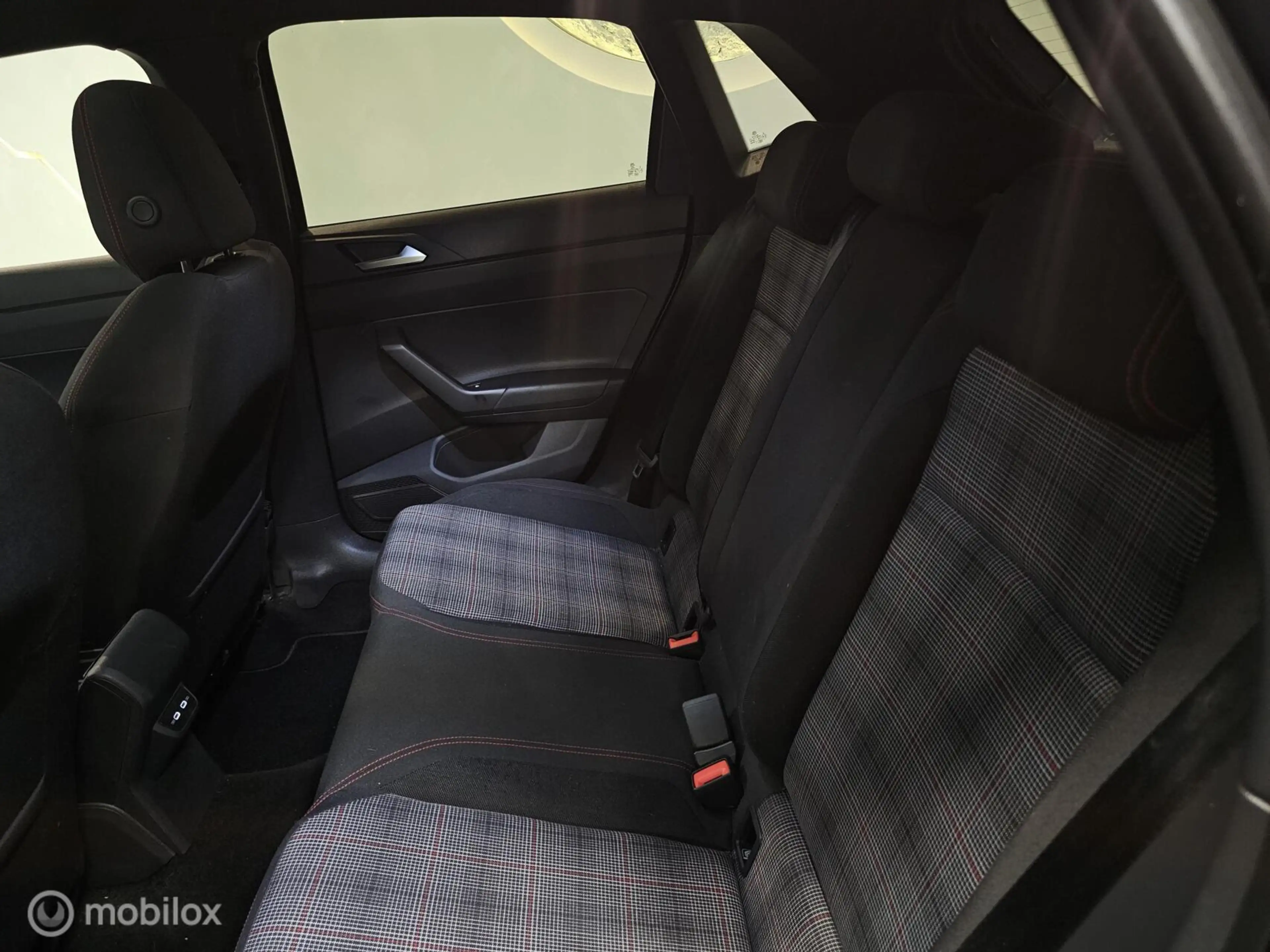 Volkswagen Polo GTI 2.0 TSI Panorama/IQ Light/Carplay — photo 4