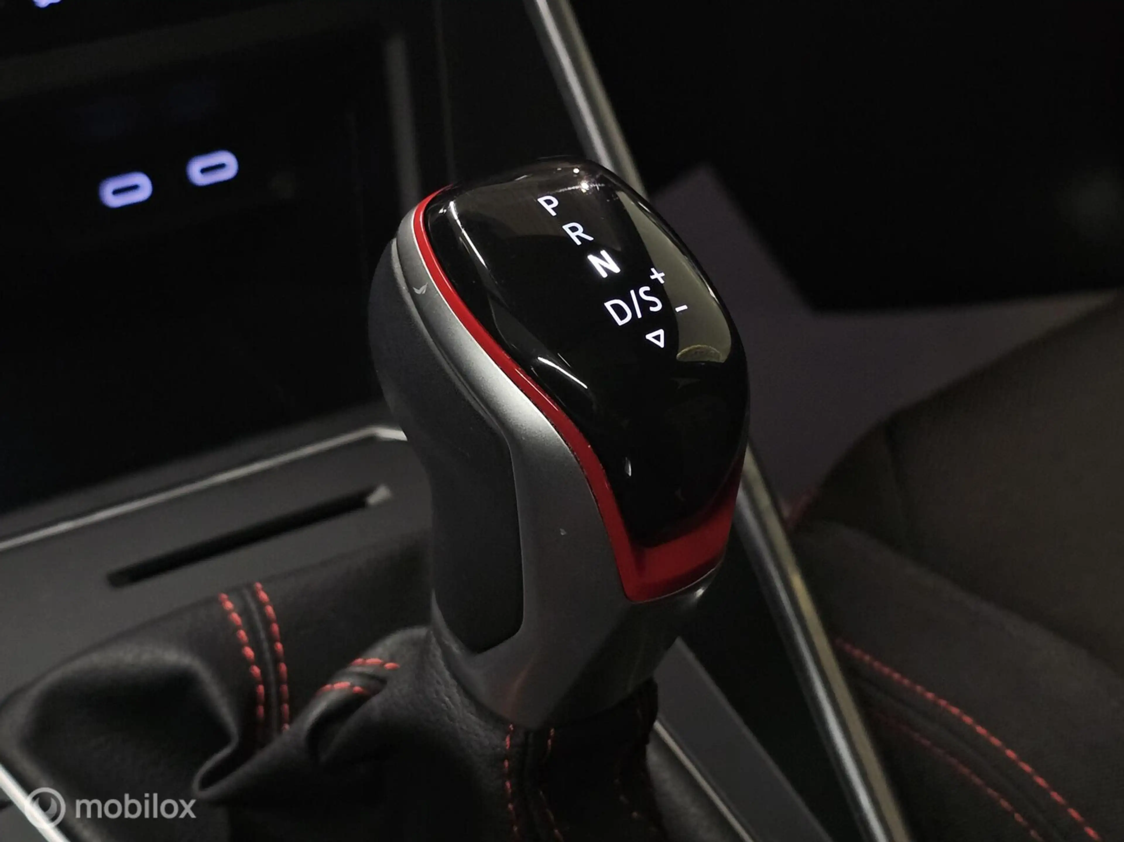 Volkswagen Polo GTI 2.0 TSI Panorama/IQ Light/Carplay — photo 33