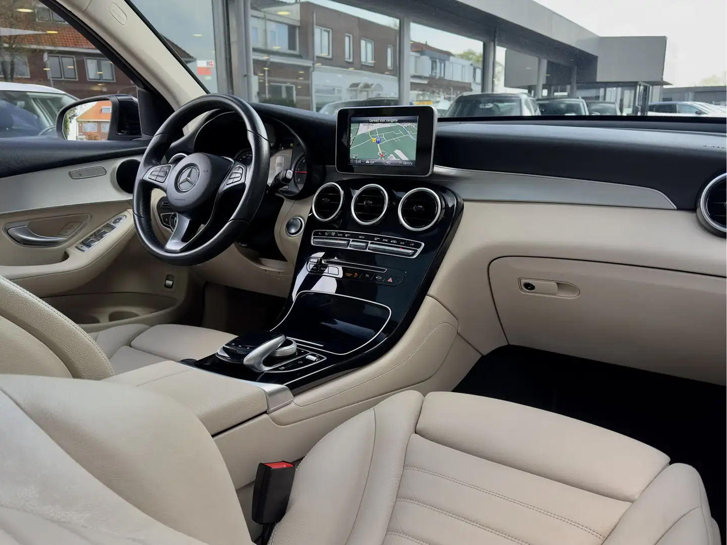 Mercedes-Benz GLC 250 d 4MATIC AUT9 PREMIUM PLUS PANODAK LEDER NAVI CAME Zwart - 2