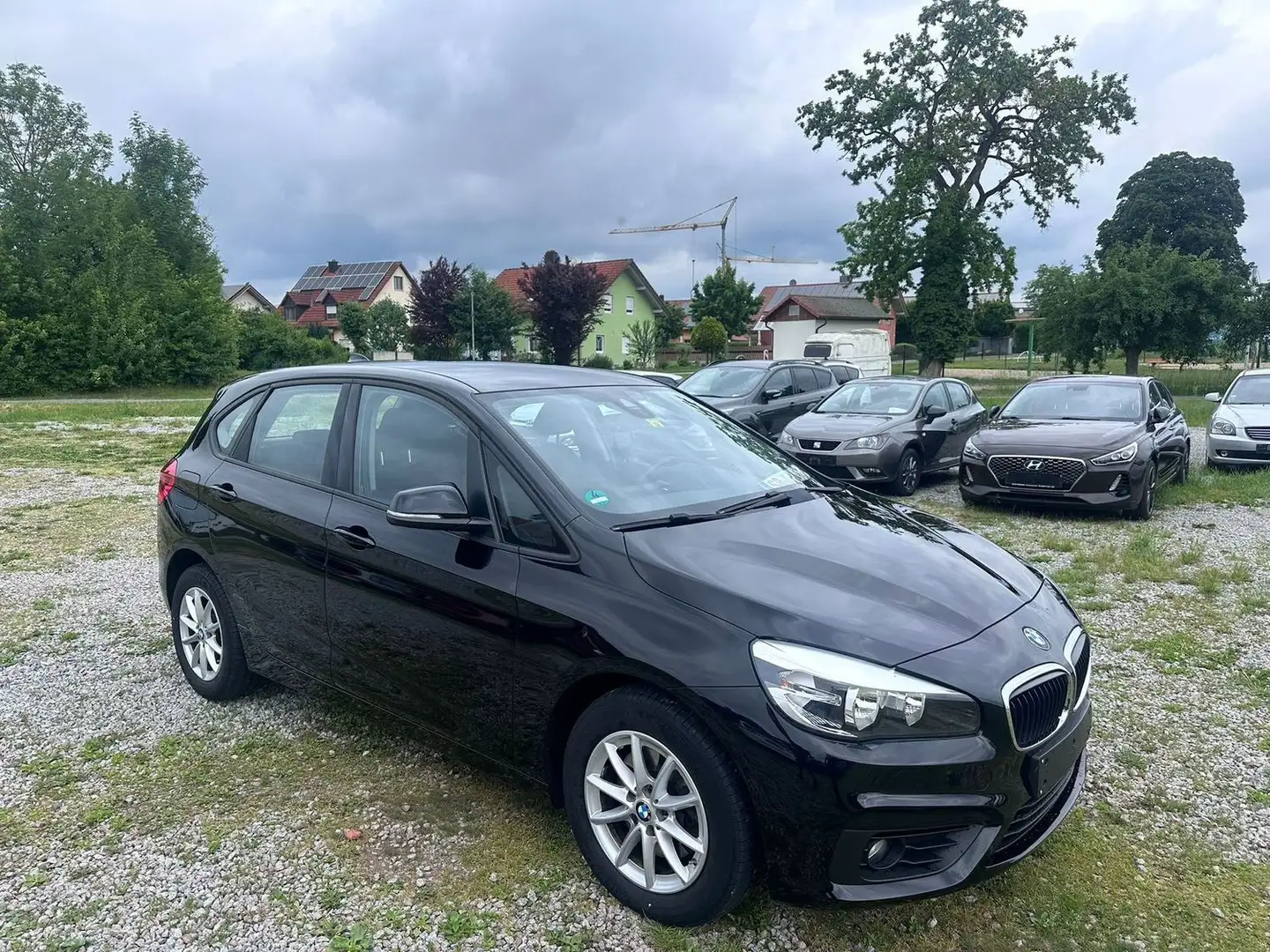 BMW 218 | 71tkm | Navi | SHZ | Klimaaut. | TÜV 10/26 Schwarz - 1