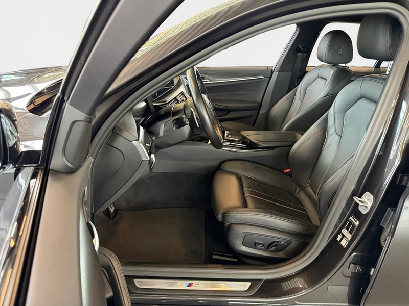 BMW 520 M Sport — photo 10
