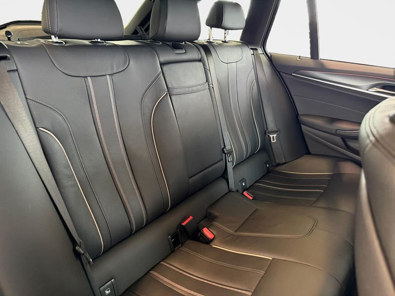 BMW 520 M Sport — photo 15