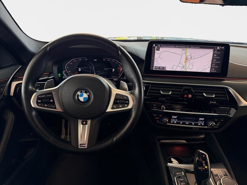 BMW 520 M Sport — photo 12
