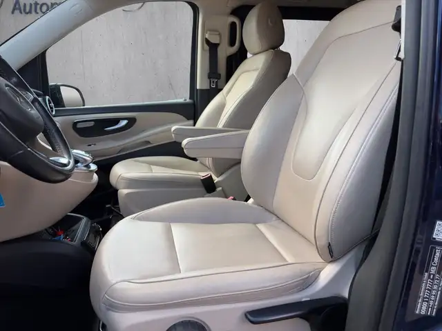 Mercedes-Benz 250 view 9