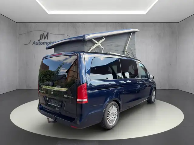 Mercedes-Benz 250 view 6