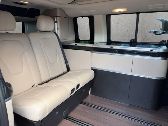 Mercedes-Benz 250 view 14