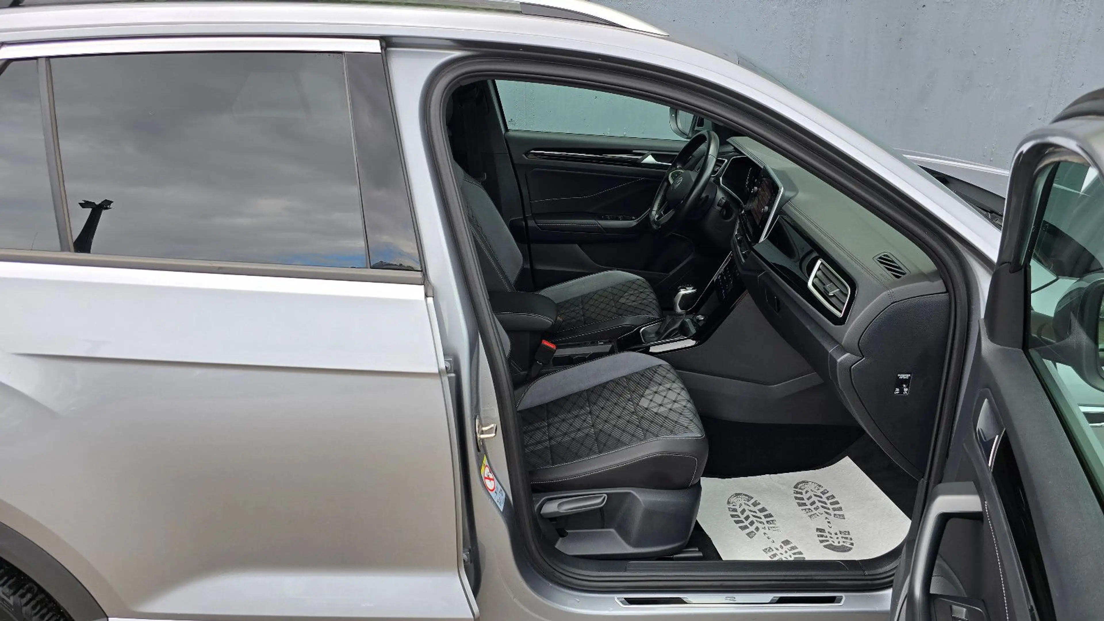 Volkswagen T-Roc 2.0 TDI DSG 3 x R-Line Virtual/ACC/K-less — photo 7