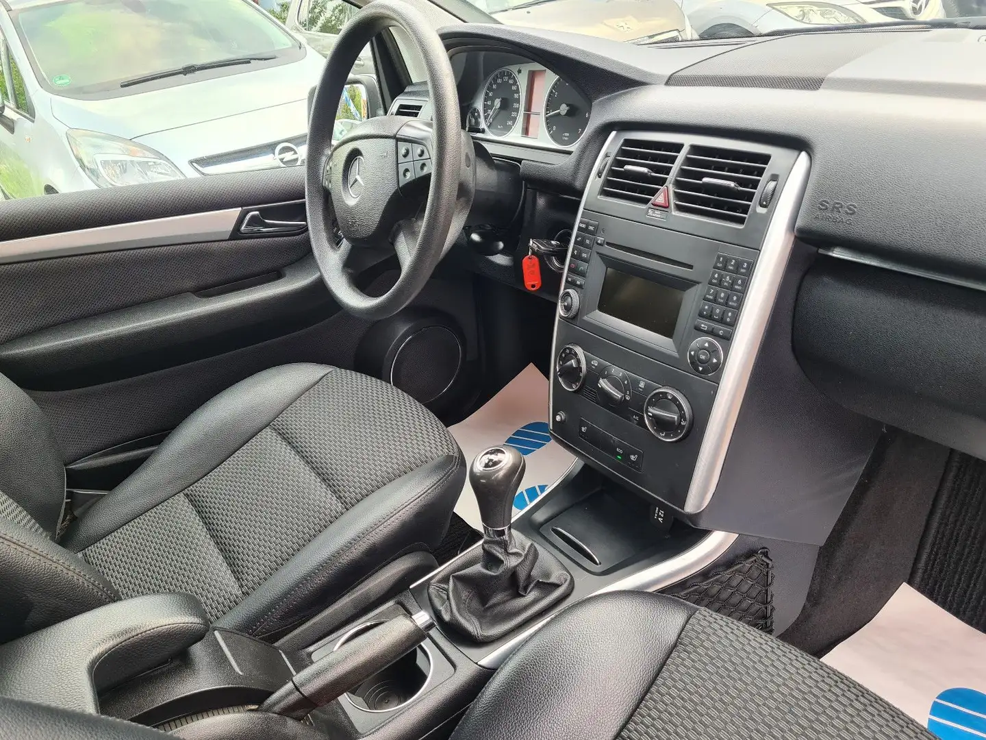 Mercedes-Benz B 180 B -Klasse BlueEfficiency Grau - 1