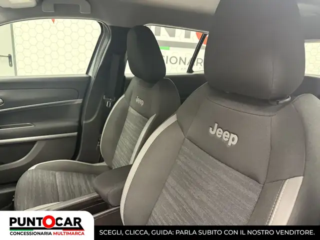 Jeep Avenger view 9