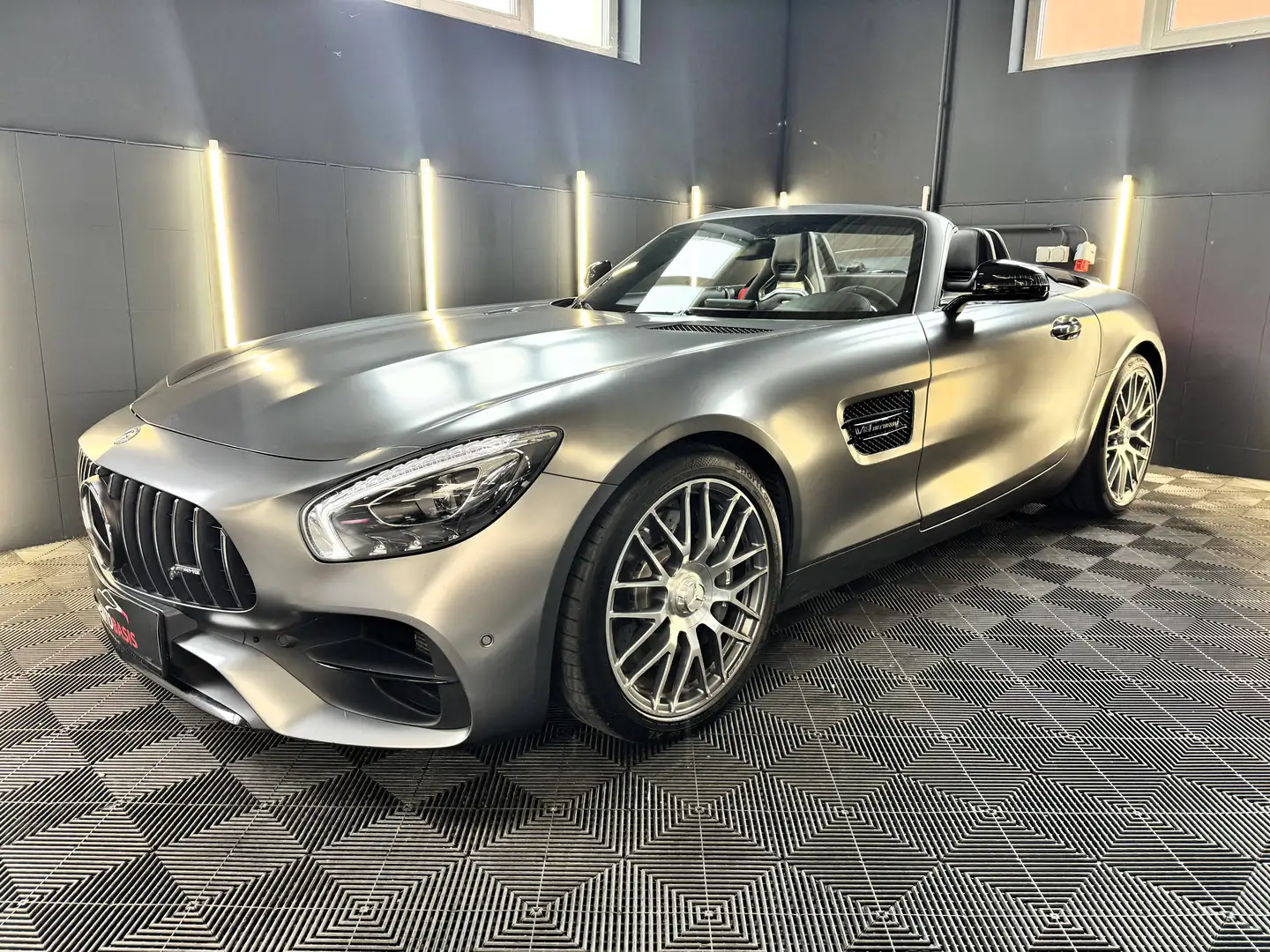 Mercedes-Benz AMG GT Roadster V8 Designo Magno/AMG Performance/Carbon/Nappa Grau - 2