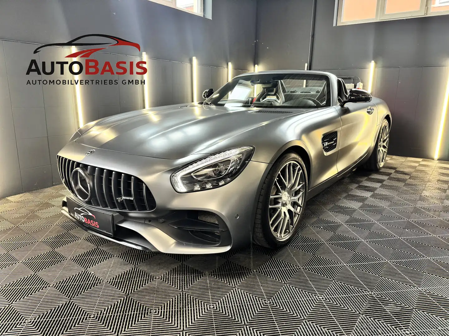 Mercedes-Benz AMG GT Roadster V8 Designo Magno/AMG Performance/Carbon/Nappa Grau - 1