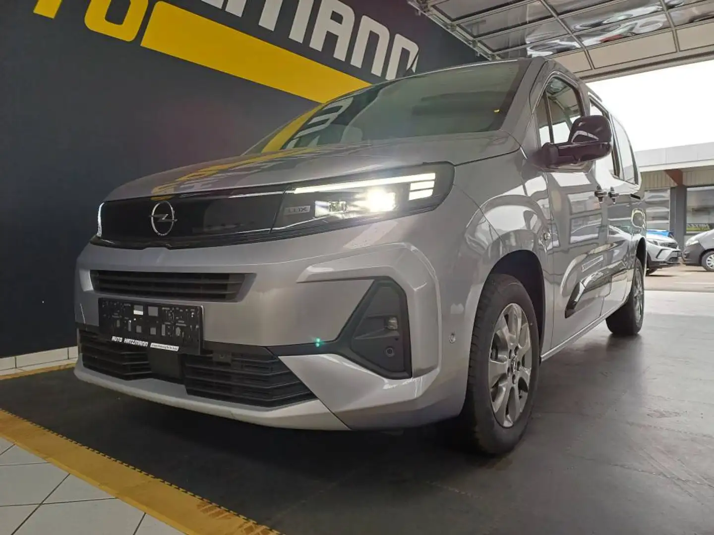 Opel Combo COMBO GS-Line XL 1,5 130PS 8G Automatik Grau - 2