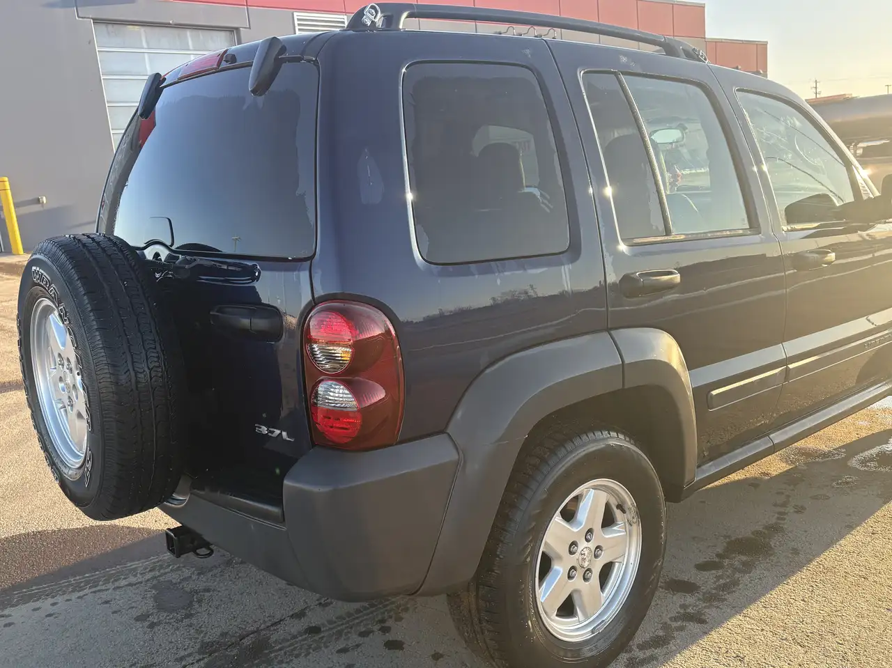 Jeep Liberty снимка Jeep Liberty