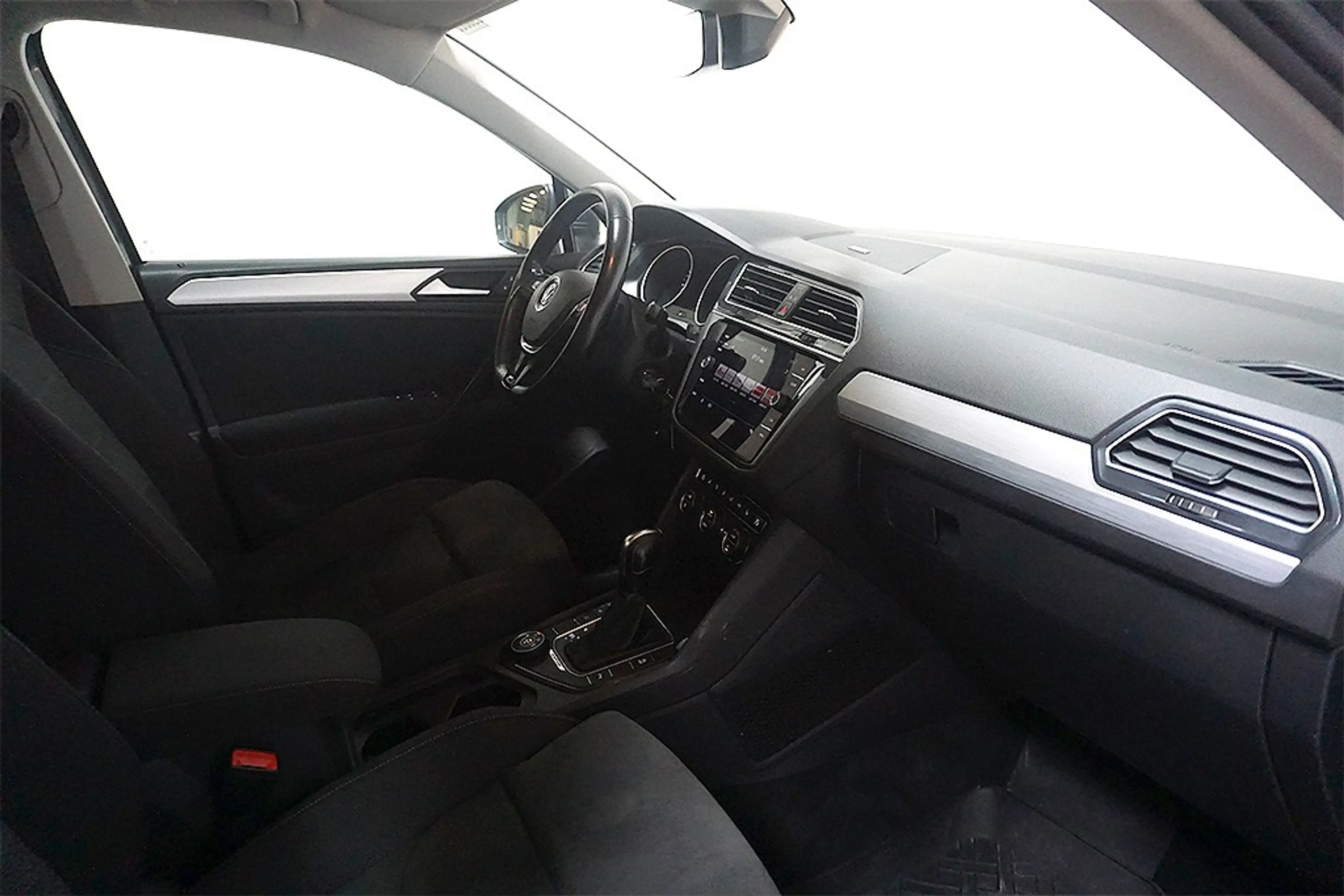 Volkswagen Tiguan 2.0TDI DSG Comfortline 4M AHK SHZ — photo 10