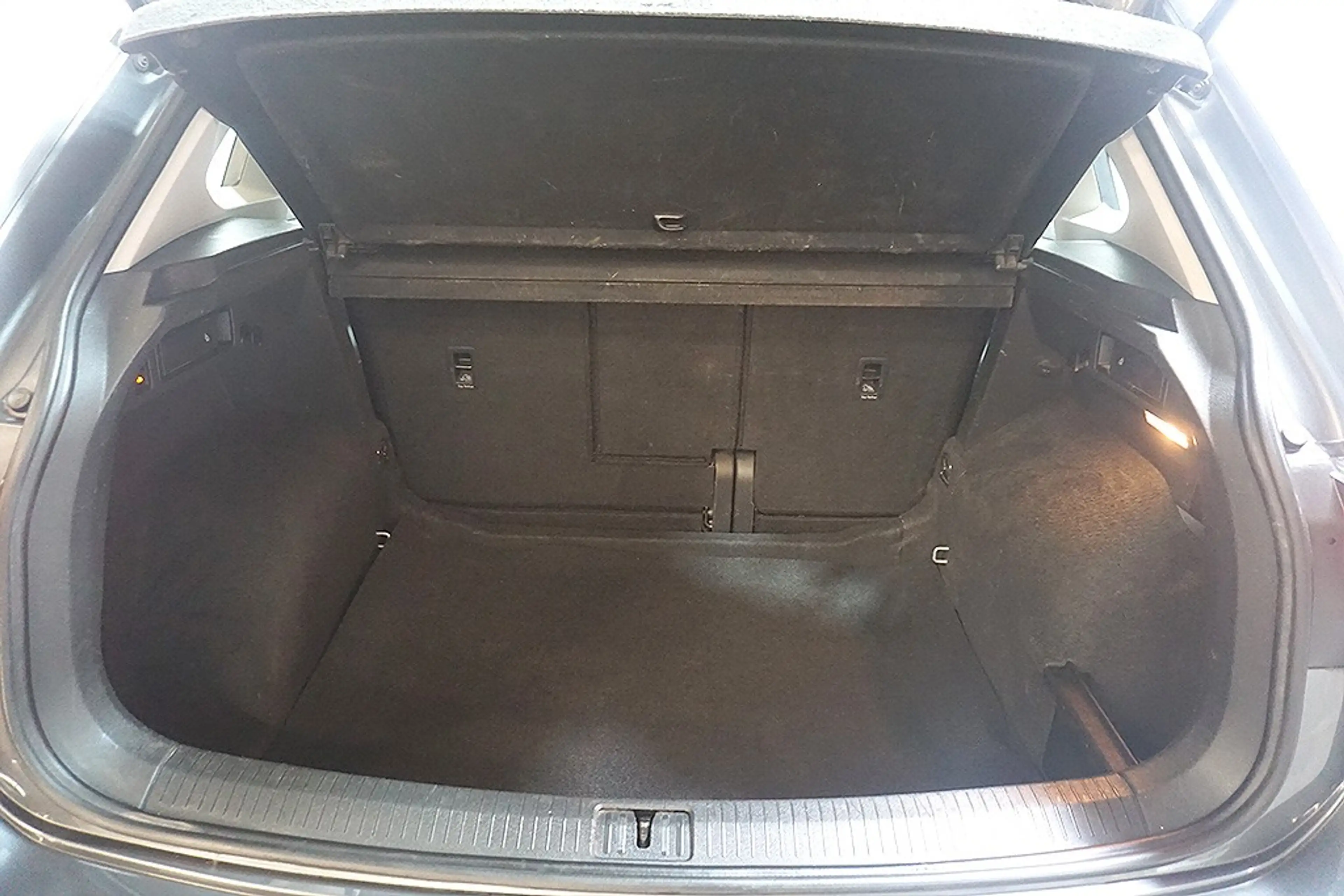 Volkswagen Tiguan 2.0TDI DSG Comfortline 4M AHK SHZ — photo 12
