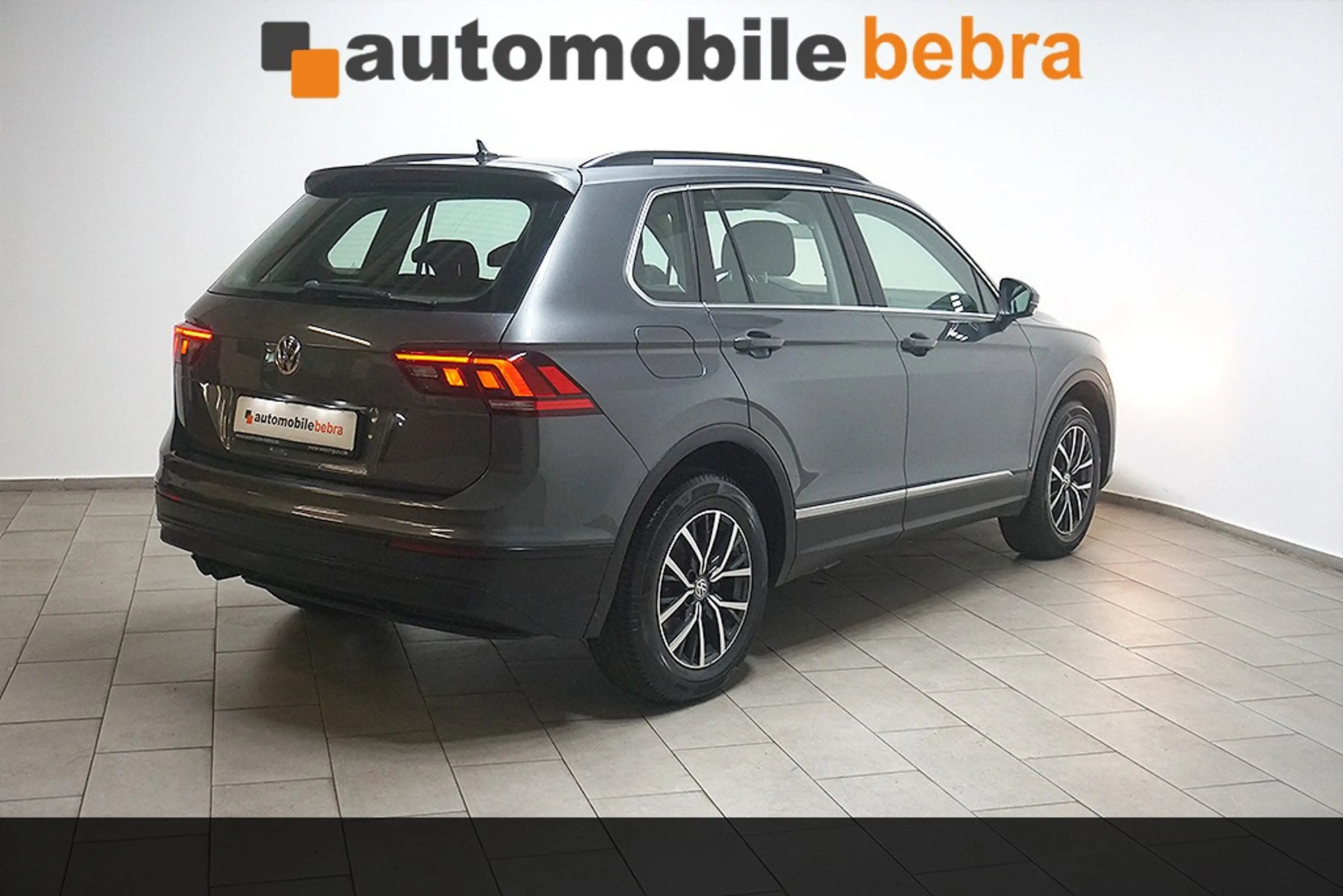 Volkswagen Tiguan 2.0TDI DSG Comfortline 4M AHK SHZ — photo 4
