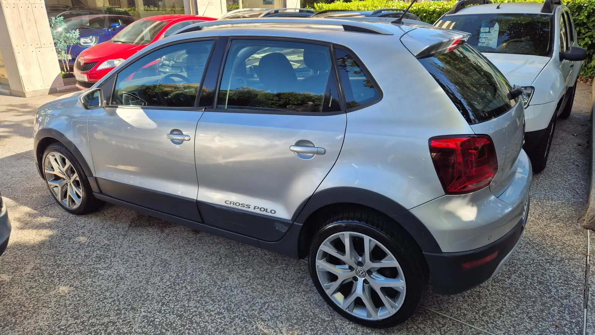 Volkswagen Polo Cross Polo V 2014 5p 1.4 tdi  CROSS 90cv Argento - 2