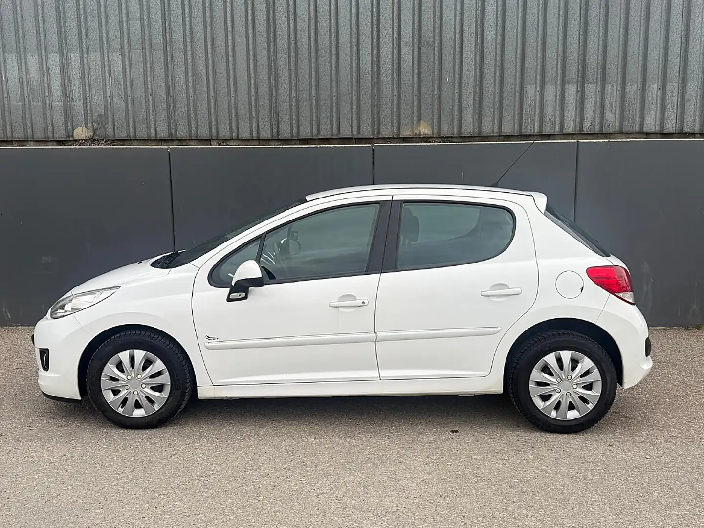Peugeot 207 Husky 1,4 16V | PICKERL BIS 09/2026 INKL.ÜBERZUG | Weiß - 2