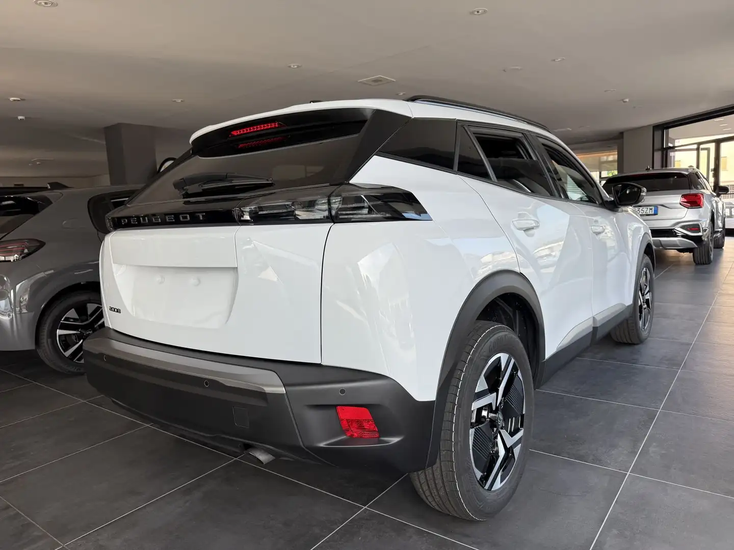Peugeot 2008 2008 PureTech 100 S&S Allure Nero - 2