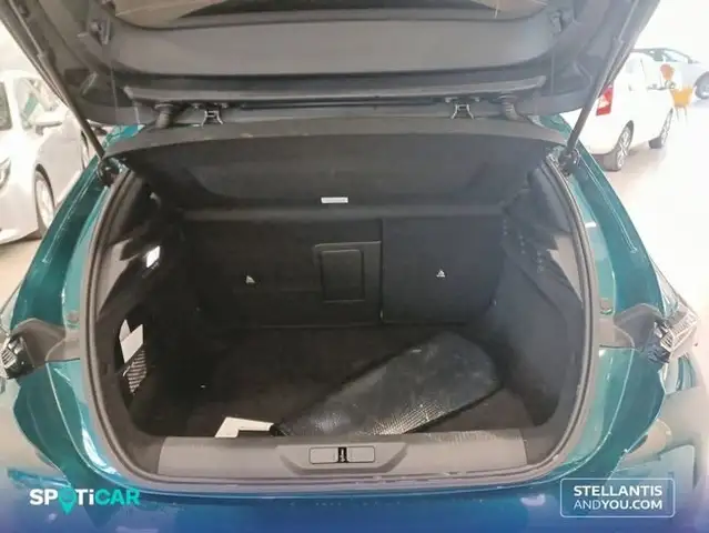 Peugeot 308 view 6