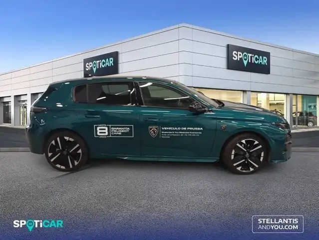 Peugeot 308 view 4