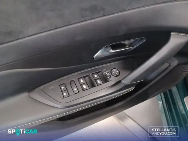 Peugeot 308 view 12