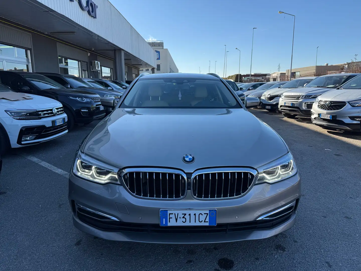 BMW 530 Touring 530d Touring xdrive Luxury 265cv auto Beige - 2