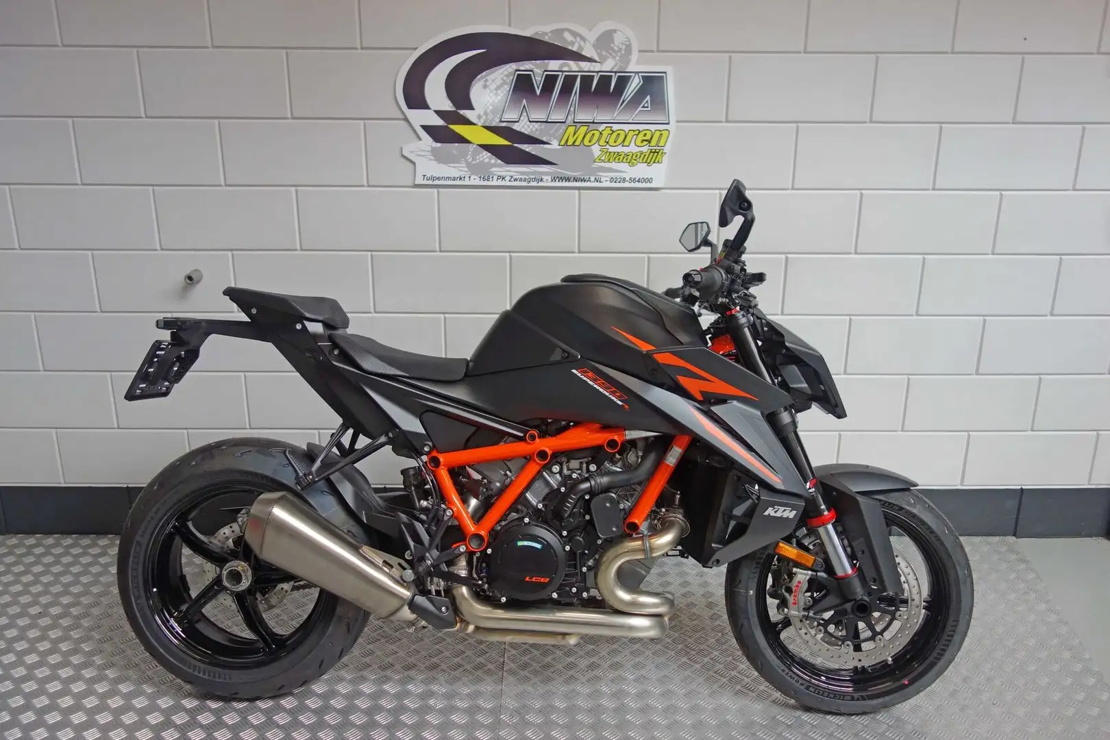 KTM 1390 Super Duke R Black - 1