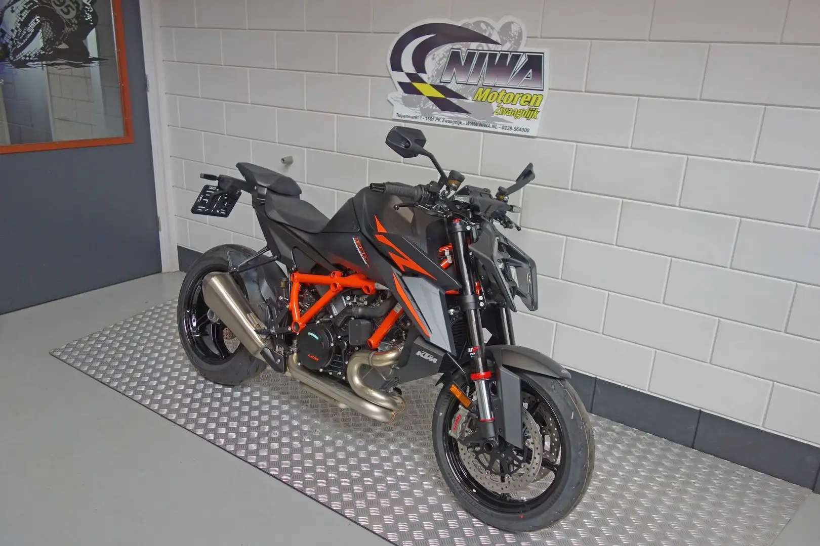KTM 1390 Super Duke R Black - 2