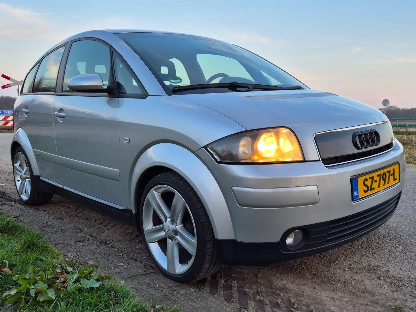Audi A2 A2 1.4 S Line Plateado - 1